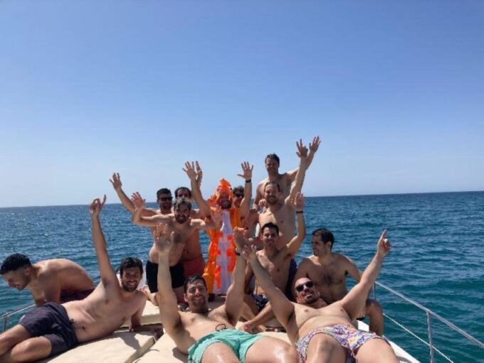 Yacht Cruise With a Spacious Sundeck + Dolphin Watching - Yacht Features