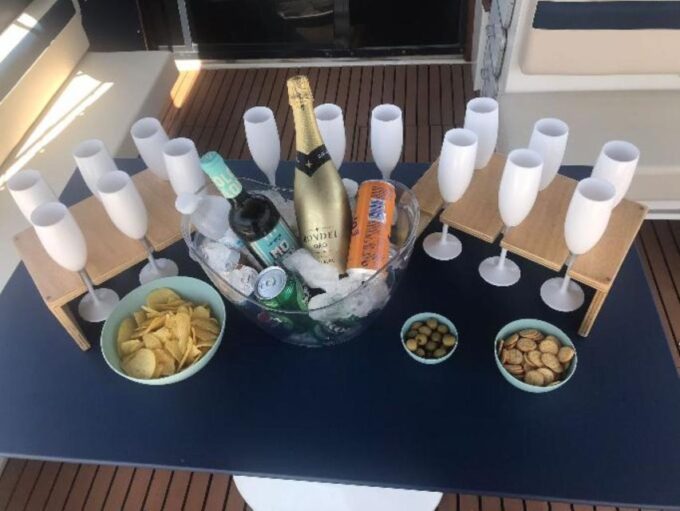 Yacht Cruise With a Spacious Sundeck + Dolphin Watching - Duration