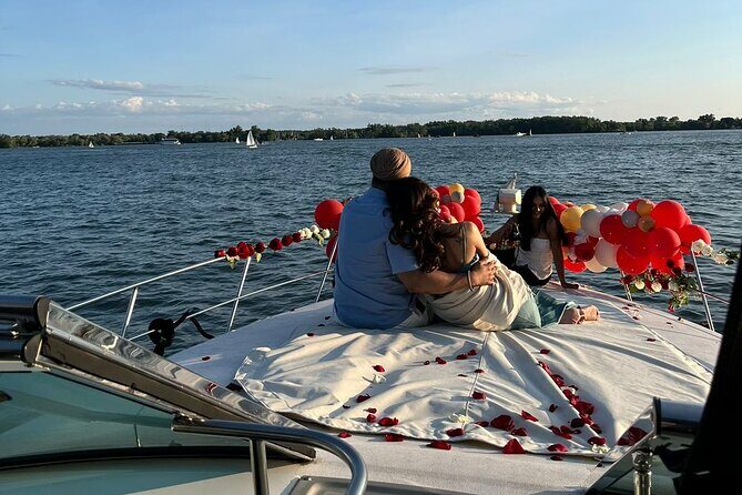 Yacht Proposal Package with decoration and Prosecco (2 hours) - FAQ