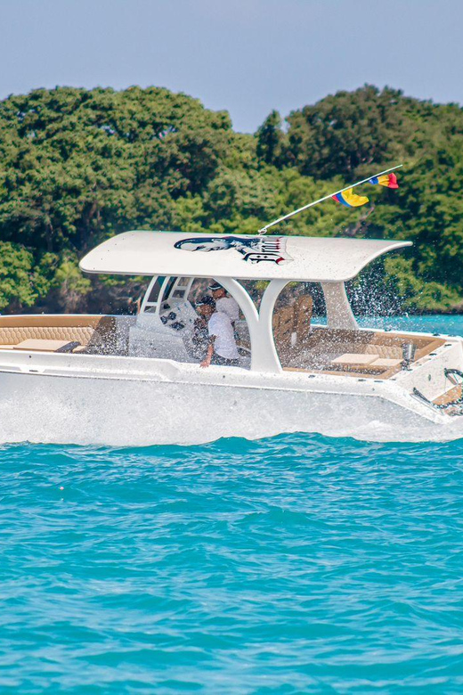 Yacht Rent - Yacht Features and Amenities