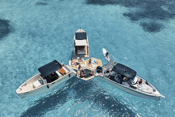 Yachtbeach Rental - Delivery and Assembly Options
