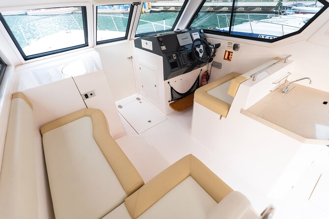 Yachting in Dubai: Book 36 Ft Yacht Charter up to 10 People - Included Amenities