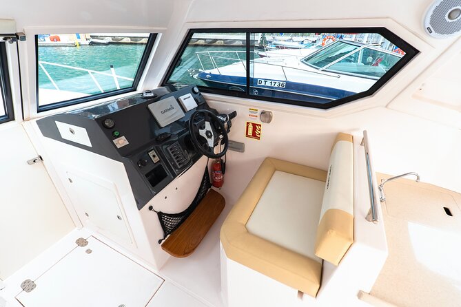 Yachting in Dubai: Book 36 Ft Yacht Charter up to 10 People - Accessibility and Participation