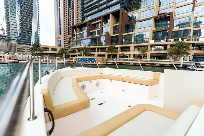 Yachting in Dubai: Book 36 Ft Yacht Charter up to 10 People - Customer Reviews