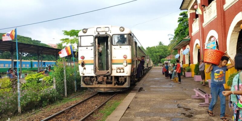 Yangon Full Day Tour With Circular Train Ride - Scenic Views at Kandawgyi Park