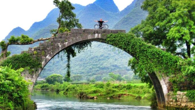 Yangshuo: Xianggong Hill and Yangshuo Countryside Tour - Booking and Payment Options