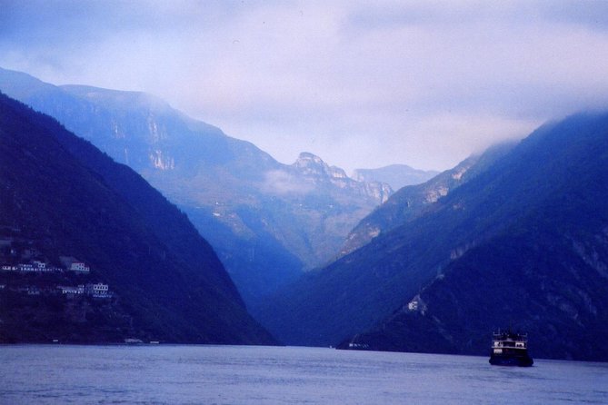 Yangtze River Cruise From Chongqing to Yichang Downstream in 4 Days 3 Nights - Cruise Inclusions