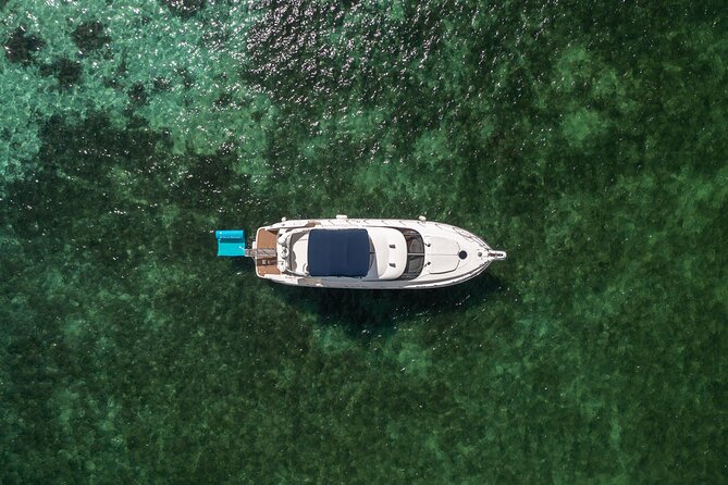 Yatch Day on Miami Waters - Boat Information