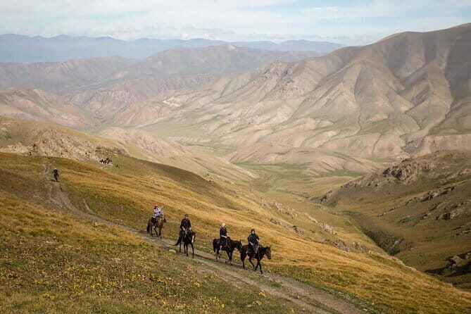 Year-Round Adventure: 3 Days Horse Trek to Song Kul Lake - Day Two: Riding to Song Kul Lake