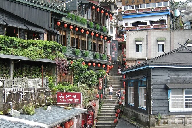 Yehliu, Jiufen & Pingxi Day Tour From Taipei - Jiufen and Its Charms
