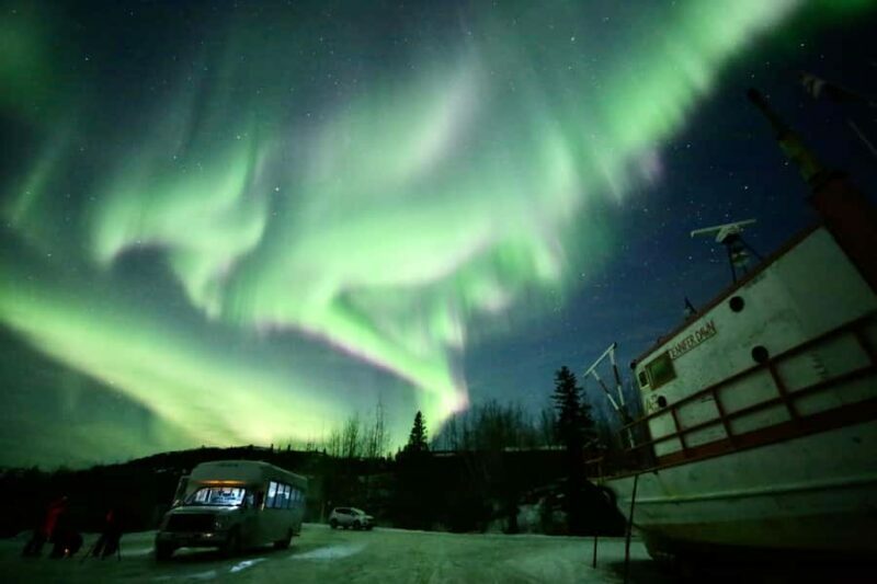 Yellowknife: Northern Lights Chasing Tour by Bus - In The Sum Up