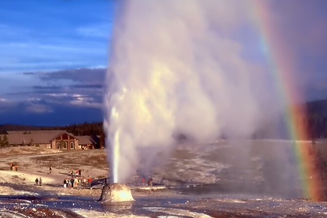 Yellowstone Hot Springs and Geyser Basins Tour - Navigating the Geyser Basins