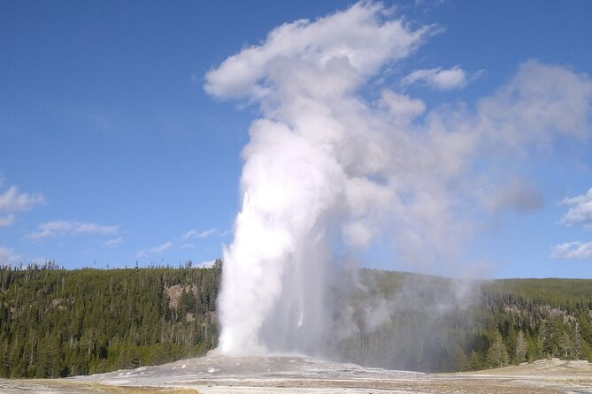 Yellowstone National Park 2 Day Tour Upper and Lower Loop - Tour Schedule