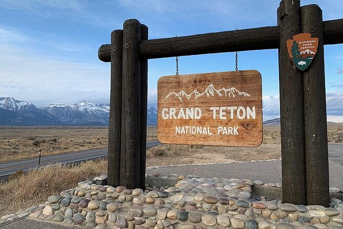Yellowstone National Park 6-Day Tour From Vancouver (Chn&Eng) - Meeting Point Logistics