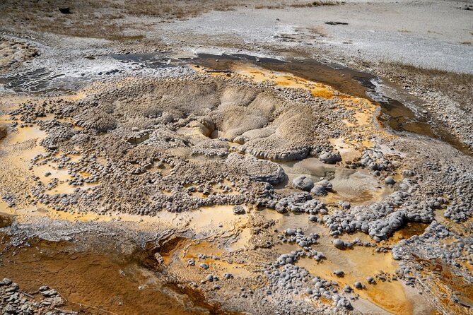 Yellowstones Old Faithful Self-Guided Walking Tour - Dining and Resting at Old Faithful Inn