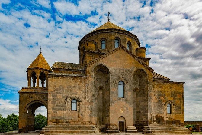 Yerevan - Echmiadzin - Zvartnots - Sardarapat - Yerevan - Key Points