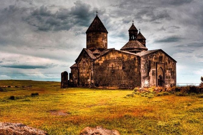 Yerevan - Saghmosavank - Dsegh - Yerevan - Inclusions