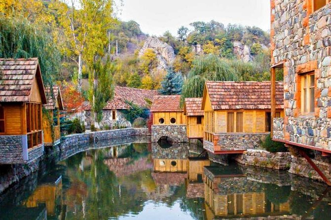 Yerevan to Tbilisi With 3 Tourist Stops. Private Transfer - Meeting and Pickup Information