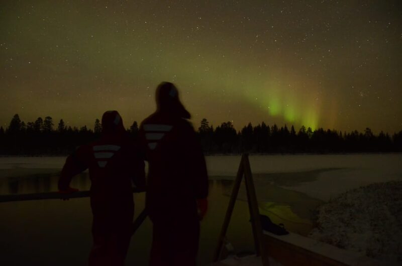 Ylläs: Seeking Northern Lights Photo Tour - Booking Information