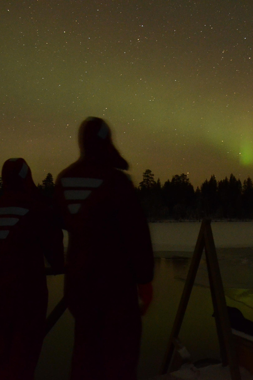 Ylläs: Seeking Northern Lights Photo Tour - Hot Drinks and Gingerbread