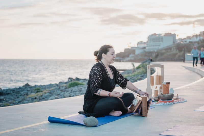Yoga for Singers : Ground, Breathe & Open Your Heart - Emotional Depth and Authenticity