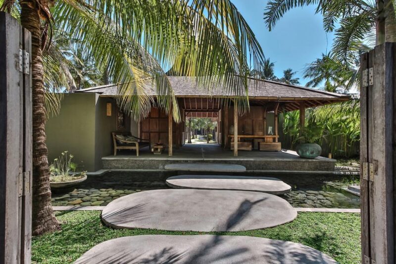 Yoga Retreat and Massage Workshop With Gentiane - Luxurious Accommodations