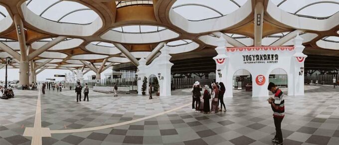 Yogyakarta : 10 Hours Private Car Hire With Driver - Hassle-Free Logistics