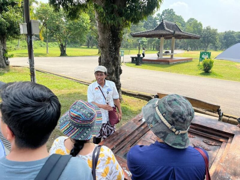 Yogyakarta: 3 Days Highlight Tour With Private Guided - Visiting Borobudur Temple