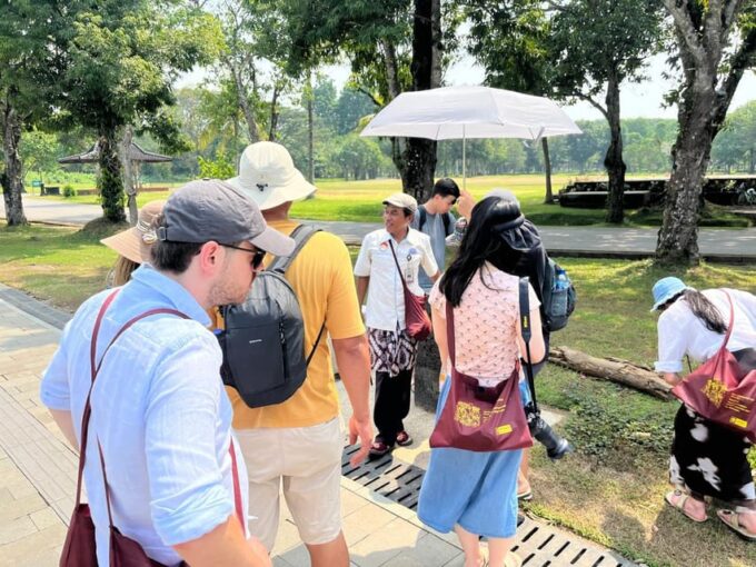 Yogyakarta: 3 Days Highlight Tour With Private Guided - Included Amenities