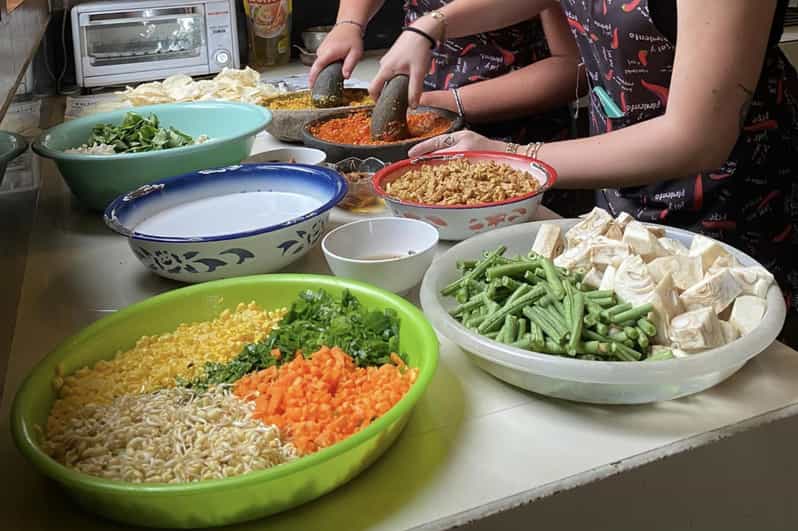 Yogyakarta: 3-Hour Cooking Class With Market Tour - Key Points