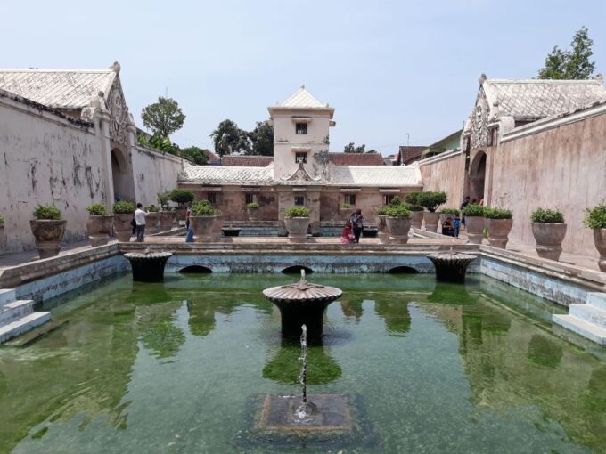 Yogyakarta Authentic Tour - Tamansari Watercastle