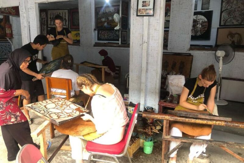 Yogyakarta: Batik Painting Workshop - Participant Group Size
