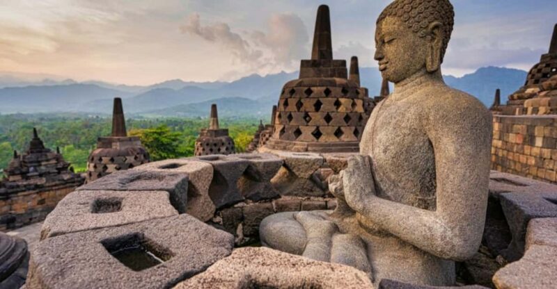 Yogyakarta: Borobudur 5-Hour Tour With Climb-Up & Transfers - Itinerary and Experience