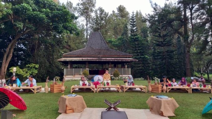Yogyakarta: Borobudur and Prambanan Guided Tour - Frequently Asked Questions