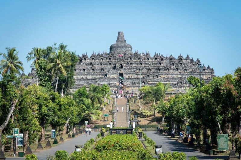 Yogyakarta: Borobudur and Prambanan Temple Tour With Climb - Itinerary Details