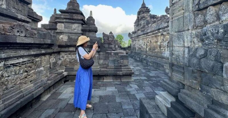 Yogyakarta: Borobudur and Prambanan Temple Tour With Climb - Highlights at Borobudur