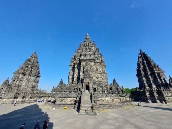 Yogyakarta: Borobudur Climb to the Top and Prambanan Tour - Transportation and Accessibility