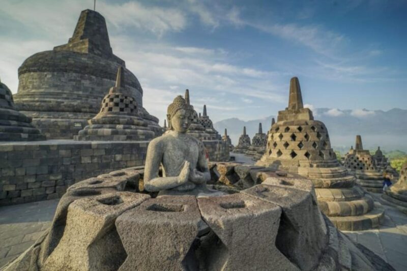 Yogyakarta: Borobudur Climb Up and Prambanan Guided Tour - Itinerary