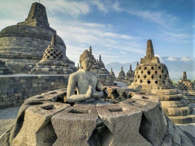 Yogyakarta: Borobudur Climb up and Prambanan Guided Tour - Customer Feedback
