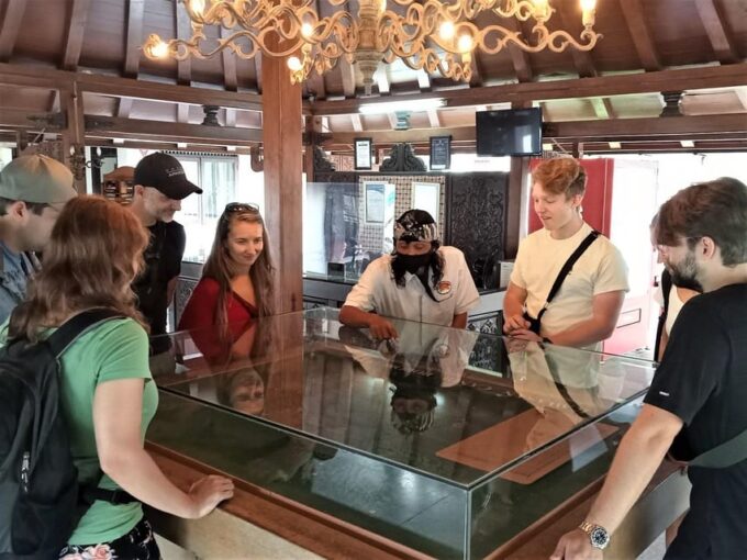 Yogyakarta: Borobudur Climb up and Prambanan Guided Tour - Tour Availability