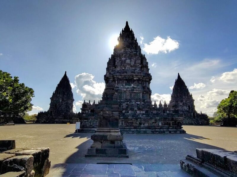 Yogyakarta: Borobudur Climb Up, Merapi Volcano and Prambanan - Inclusions