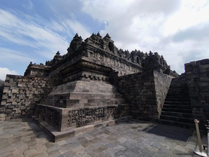 Yogyakarta: Borobudur Climb Up, Merapi Volcano and Prambanan - Booking Details