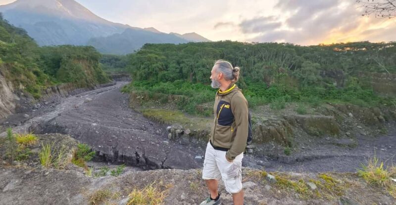 Yogyakarta: Borobudur (Climb up Temple) & Sunrise Mt. Merapi - Key Points
