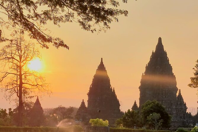 Yogyakarta: Borobudur, Merapi Volcano, Prambanan, Tea Plantation - Overview of the Tour Highlights