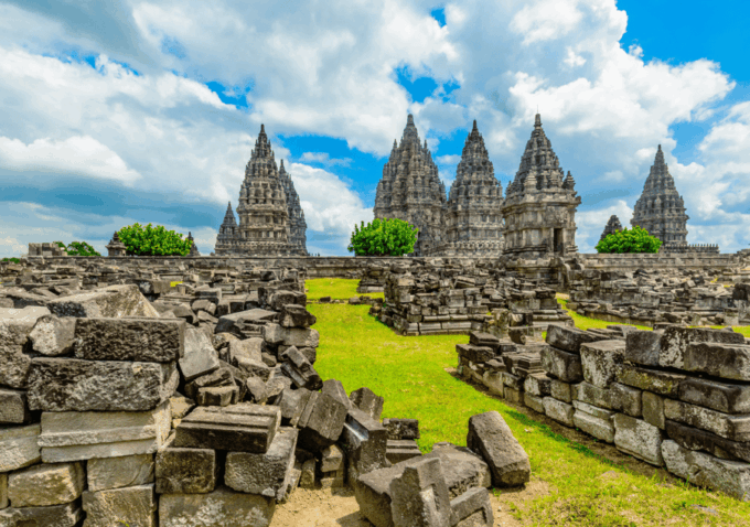 Yogyakarta: Borobudur, Prambanan & Java Nature Exploration - Suroloyo Peak: Panoramic Mountain Views
