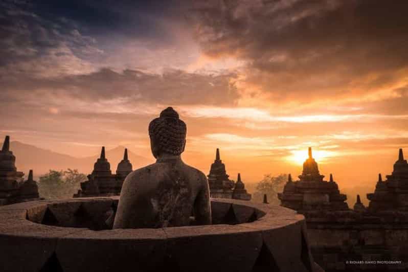 Yogyakarta: Borobudur & Queen of Boko Sunset Temple Day Tour - Itinerary Details