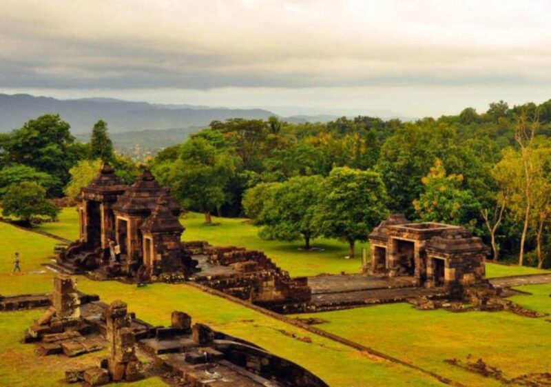 Yogyakarta: Borobudur & Queen of Boko Sunset Temple Day Tour - Inclusions and Exclusions
