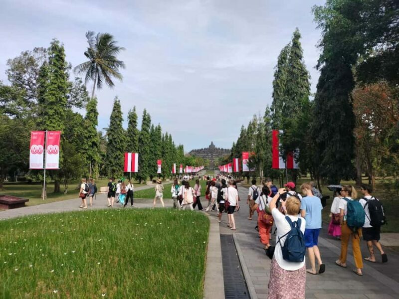 Yogyakarta: Borobudur Sunrise & Prambanan Guarantee Climb up - FAQ