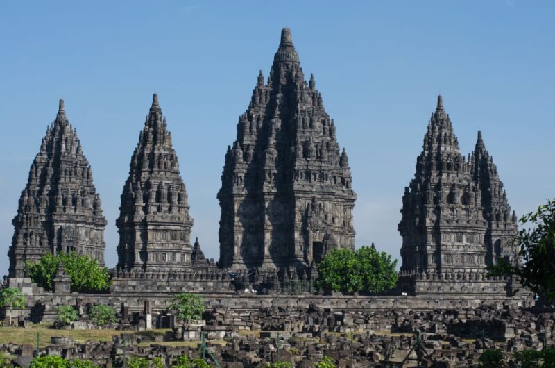 Yogyakarta: Borobudur Sunrise & Prambanan Temple Guided Tour - Important Information