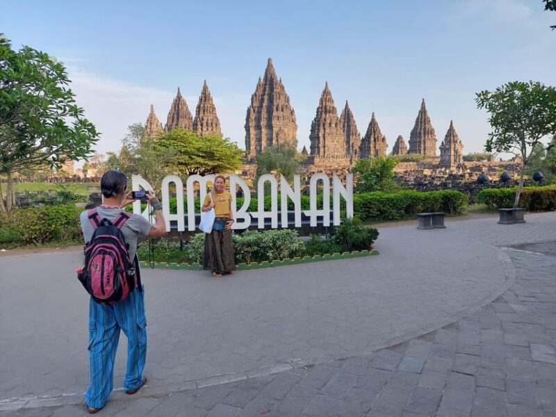 Yogyakarta: Borobudur VIP Climb Up and Prambanan Temple Tour - Important Information